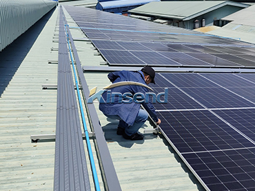 Montaje de techo metálico y pasarela ZAM