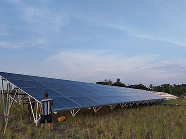 Sistema de montaje en tierra de 325 kW